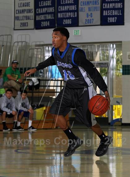 Thumbnail 2 in Cathedral City vs Dana Hills (MaxPreps Holiday Classic) photogallery.