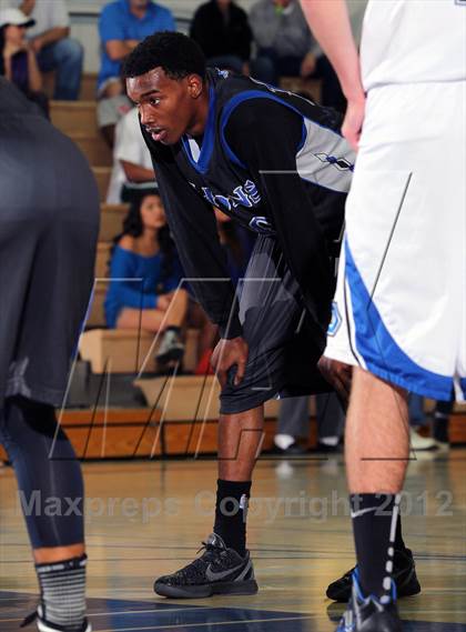 Thumbnail 1 in Cathedral City vs Dana Hills (MaxPreps Holiday Classic) photogallery.