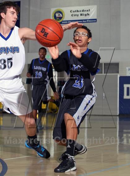 Thumbnail 1 in Cathedral City vs Dana Hills (MaxPreps Holiday Classic) photogallery.