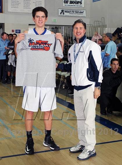 Thumbnail 2 in Cathedral City vs Dana Hills (MaxPreps Holiday Classic) photogallery.