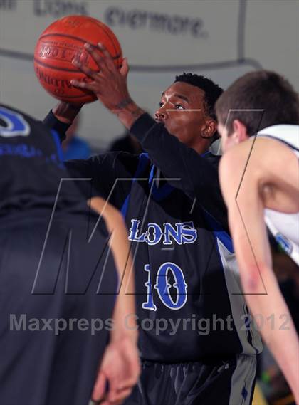 Thumbnail 3 in Cathedral City vs Dana Hills (MaxPreps Holiday Classic) photogallery.