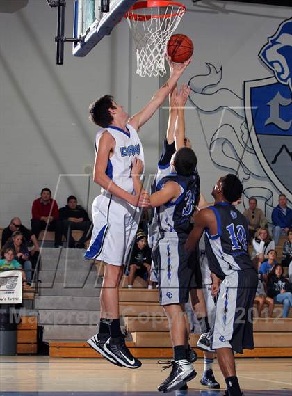 Thumbnail 2 in Cathedral City vs Dana Hills (MaxPreps Holiday Classic) photogallery.