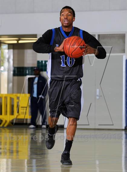 Thumbnail 1 in Cathedral City vs Dana Hills (MaxPreps Holiday Classic) photogallery.