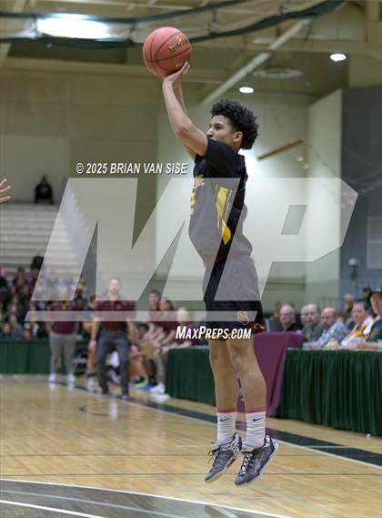 Thumbnail 3 in Shenendehowa vs. Colonie Central (NYSPHSAA Section 2 Class AAA Quarter Final) photogallery.