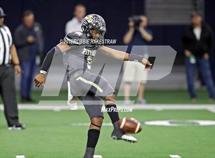 Thumbnail 3 in Pittsburg vs. Pleasant Grove (UIL 4A Division 2 Quarterfinal) photogallery.