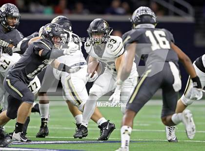 Thumbnail 3 in Pittsburg vs. Pleasant Grove (UIL 4A Division 2 Quarterfinal) photogallery.