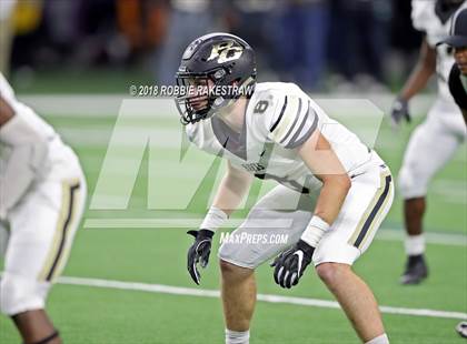 Thumbnail 2 in Pittsburg vs. Pleasant Grove (UIL 4A Division 2 Quarterfinal) photogallery.