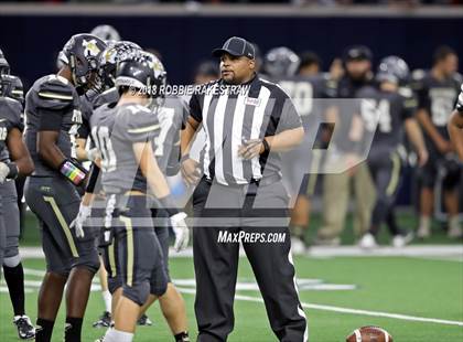 Thumbnail 2 in Pittsburg vs. Pleasant Grove (UIL 4A Division 2 Quarterfinal) photogallery.