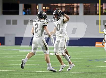 Thumbnail 2 in Pittsburg vs. Pleasant Grove (UIL 4A Division 2 Quarterfinal) photogallery.