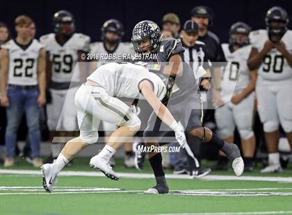 Thumbnail 2 in Pittsburg vs. Pleasant Grove (UIL 4A Division 2 Quarterfinal) photogallery.