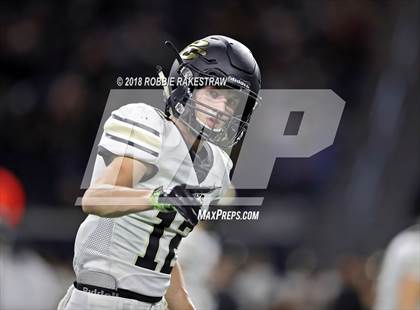 Thumbnail 1 in Pittsburg vs. Pleasant Grove (UIL 4A Division 2 Quarterfinal) photogallery.