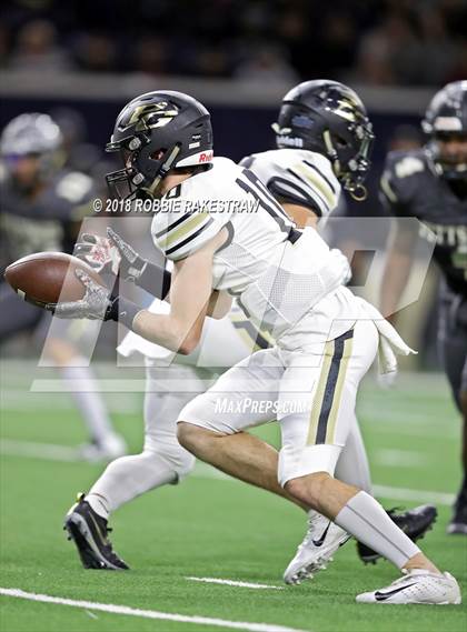 Thumbnail 2 in Pittsburg vs. Pleasant Grove (UIL 4A Division 2 Quarterfinal) photogallery.