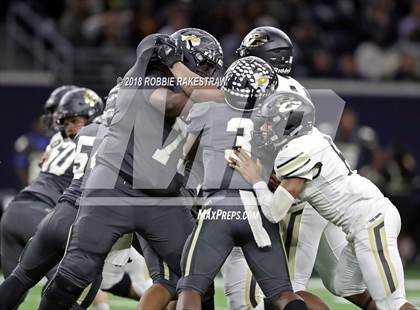 Thumbnail 3 in Pittsburg vs. Pleasant Grove (UIL 4A Division 2 Quarterfinal) photogallery.