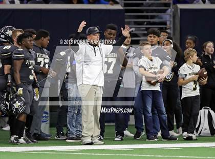Thumbnail 1 in Pittsburg vs. Pleasant Grove (UIL 4A Division 2 Quarterfinal) photogallery.
