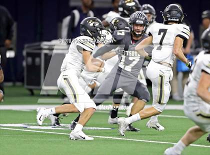 Thumbnail 2 in Pittsburg vs. Pleasant Grove (UIL 4A Division 2 Quarterfinal) photogallery.