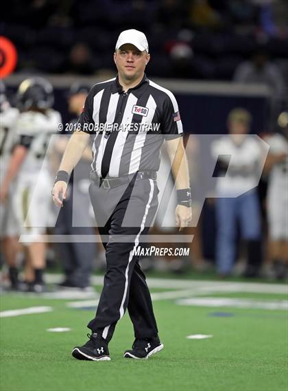 Thumbnail 3 in Pittsburg vs. Pleasant Grove (UIL 4A Division 2 Quarterfinal) photogallery.