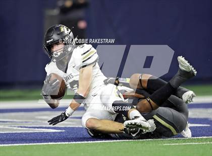 Thumbnail 2 in Pittsburg vs. Pleasant Grove (UIL 4A Division 2 Quarterfinal) photogallery.