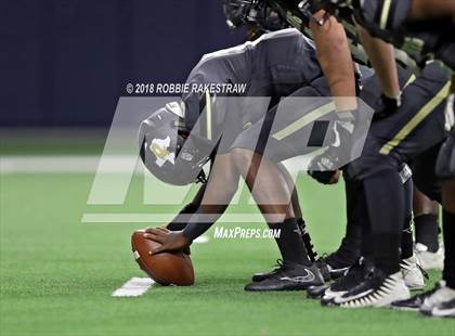 Thumbnail 2 in Pittsburg vs. Pleasant Grove (UIL 4A Division 2 Quarterfinal) photogallery.
