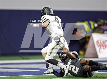 Thumbnail 1 in Pittsburg vs. Pleasant Grove (UIL 4A Division 2 Quarterfinal) photogallery.