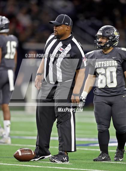 Thumbnail 2 in Pittsburg vs. Pleasant Grove (UIL 4A Division 2 Quarterfinal) photogallery.