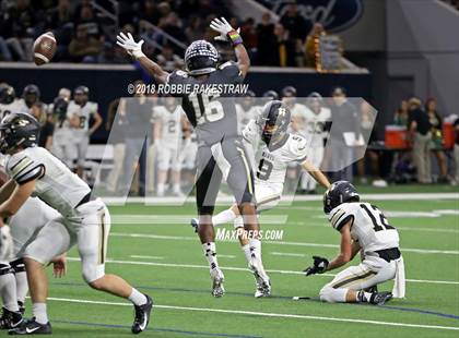 Thumbnail 1 in Pittsburg vs. Pleasant Grove (UIL 4A Division 2 Quarterfinal) photogallery.