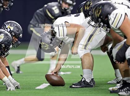 Thumbnail 1 in Pittsburg vs. Pleasant Grove (UIL 4A Division 2 Quarterfinal) photogallery.