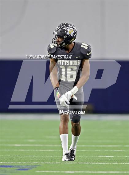 Thumbnail 1 in Pittsburg vs. Pleasant Grove (UIL 4A Division 2 Quarterfinal) photogallery.