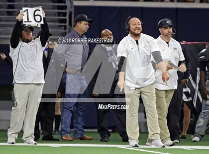 Thumbnail 2 in Pittsburg vs. Pleasant Grove (UIL 4A Division 2 Quarterfinal) photogallery.