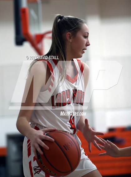 Thumbnail 2 in East Bernard vs Schulenburg (Schulenburg Lady Horn Varsity Tournament) photogallery.