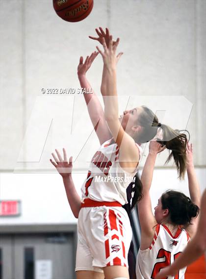 Thumbnail 2 in East Bernard vs Schulenburg (Schulenburg Lady Horn Varsity Tournament) photogallery.