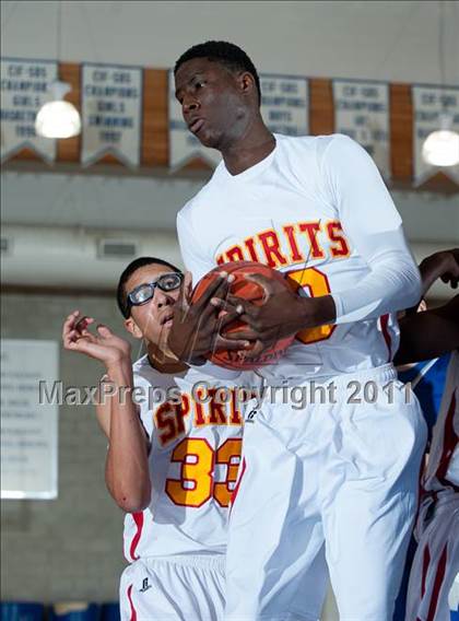 Thumbnail 2 in Paraclete vs Catalina Foothills (Torrey Pines Holiday Classic) photogallery.