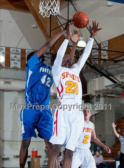 Thumbnail 2 in Paraclete vs Catalina Foothills (Torrey Pines Holiday Classic) photogallery.