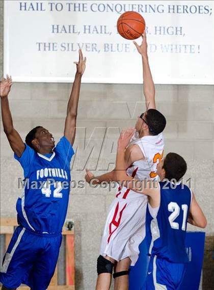 Thumbnail 3 in Paraclete vs Catalina Foothills (Torrey Pines Holiday Classic) photogallery.
