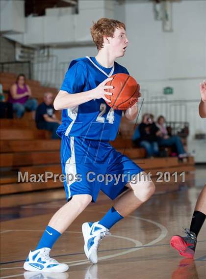 Thumbnail 3 in Paraclete vs Catalina Foothills (Torrey Pines Holiday Classic) photogallery.