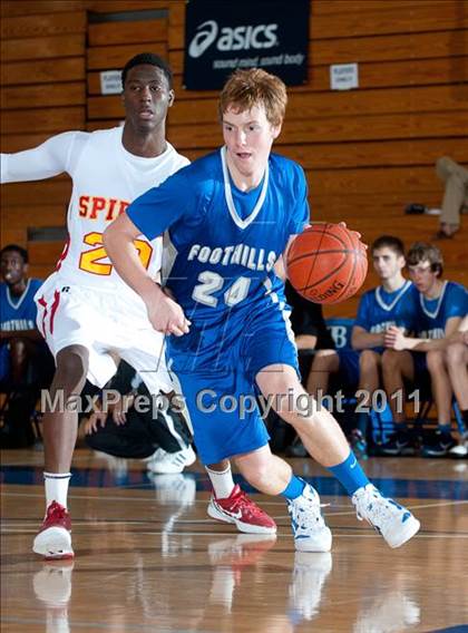 Thumbnail 2 in Paraclete vs Catalina Foothills (Torrey Pines Holiday Classic) photogallery.