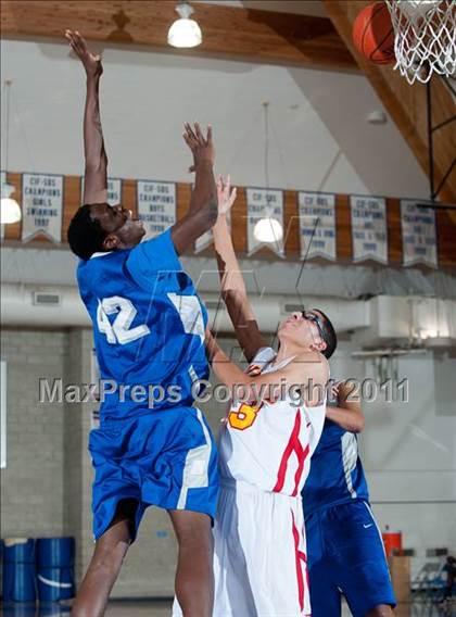 Thumbnail 1 in Paraclete vs Catalina Foothills (Torrey Pines Holiday Classic) photogallery.