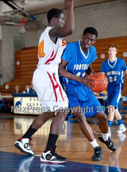 Thumbnail 3 in Paraclete vs Catalina Foothills (Torrey Pines Holiday Classic) photogallery.