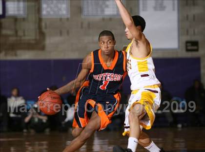 Thumbnail 1 in Mt. Vernon vs Jefferson (SNY Invitational) photogallery.