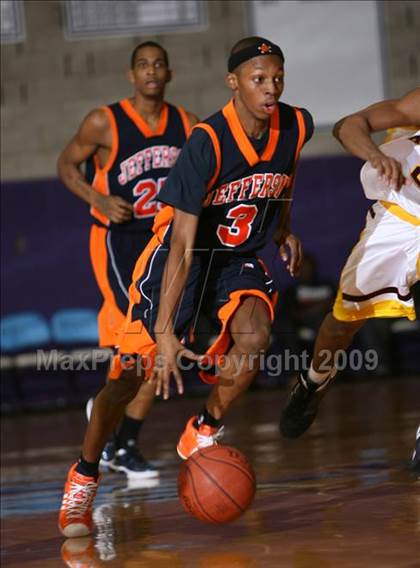Thumbnail 2 in Mt. Vernon vs Jefferson (SNY Invitational) photogallery.