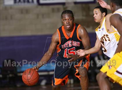 Thumbnail 1 in Mt. Vernon vs Jefferson (SNY Invitational) photogallery.