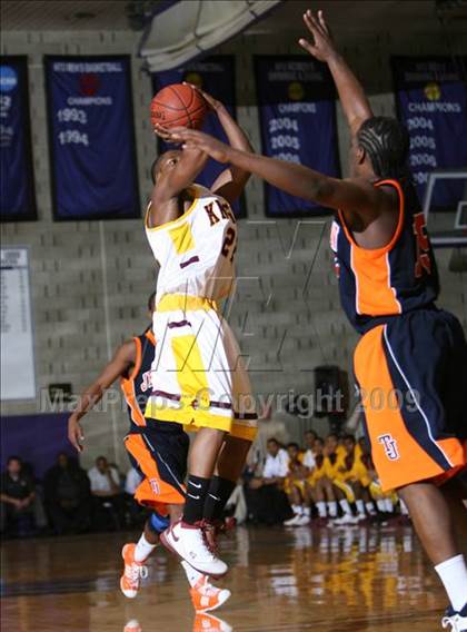 Thumbnail 1 in Mt. Vernon vs Jefferson (SNY Invitational) photogallery.