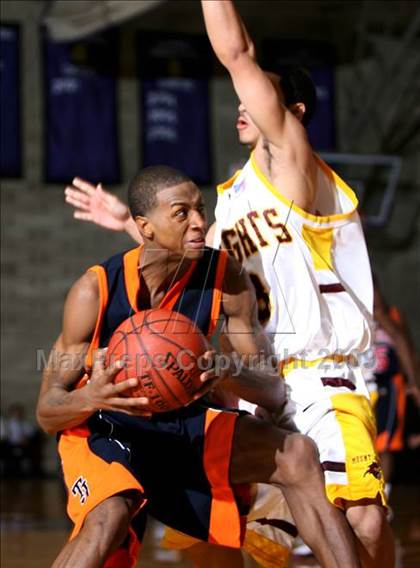 Thumbnail 2 in Mt. Vernon vs Jefferson (SNY Invitational) photogallery.