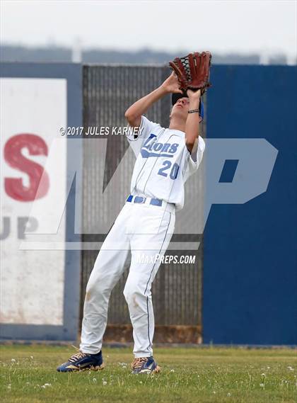 Thumbnail 2 in JV: Sierra Vista vs. Spring Valley photogallery.