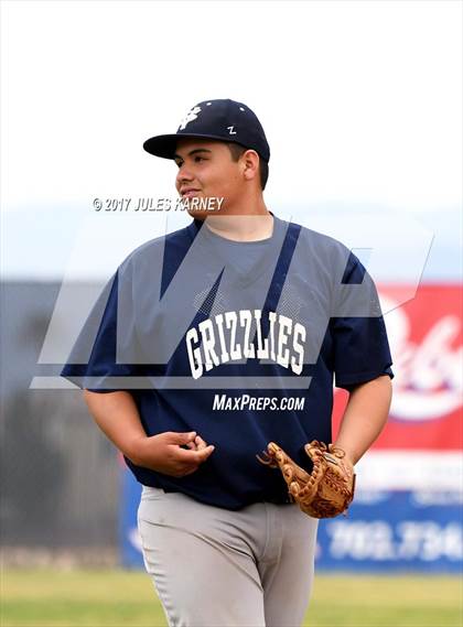 Thumbnail 2 in JV: Sierra Vista vs. Spring Valley photogallery.