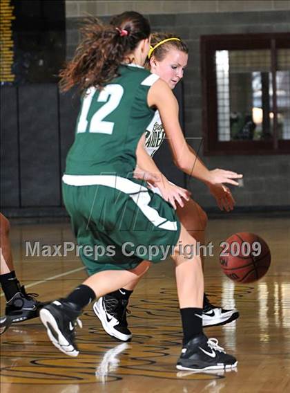 Thumbnail 2 in Rio Americano vs. Colfax (Lady Eagle Invitational) photogallery.
