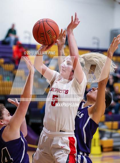 Thumbnail 1 in Binghamton vs. Pittsfield (Amsterdam Holiday College Showcase) photogallery.