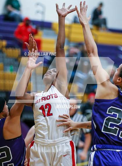 Thumbnail 1 in Binghamton vs. Pittsfield (Amsterdam Holiday College Showcase) photogallery.