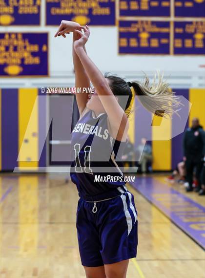 Thumbnail 2 in Binghamton vs. Pittsfield (Amsterdam Holiday College Showcase) photogallery.