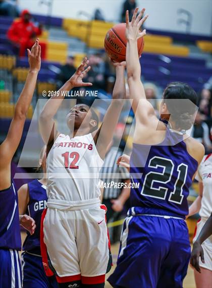 Thumbnail 3 in Binghamton vs. Pittsfield (Amsterdam Holiday College Showcase) photogallery.