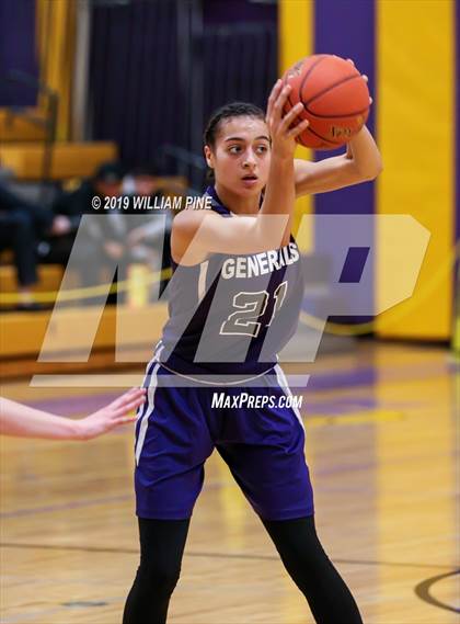 Thumbnail 3 in Binghamton vs. Pittsfield (Amsterdam Holiday College Showcase) photogallery.